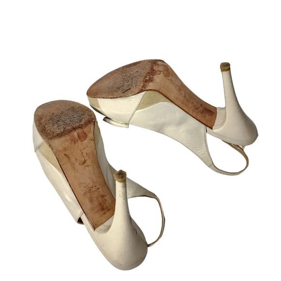 Stuart Weitzman  - Picture 10 of 11